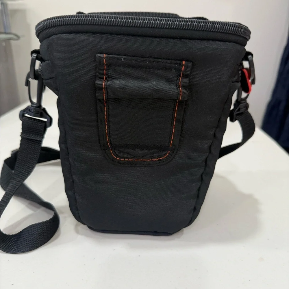 Case Logic SLB Camara Bag Case DCB-304 Compact Case Black